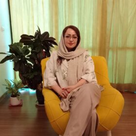 روانشناس وحیده یار احمدی