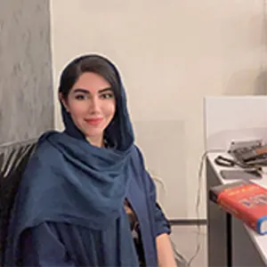 عکس خانم آیناز مکملی